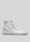 Ein einzelner V12 Grey & Antique White High-Top-Sneaker vor einem einfarbig grauen Hintergrund.