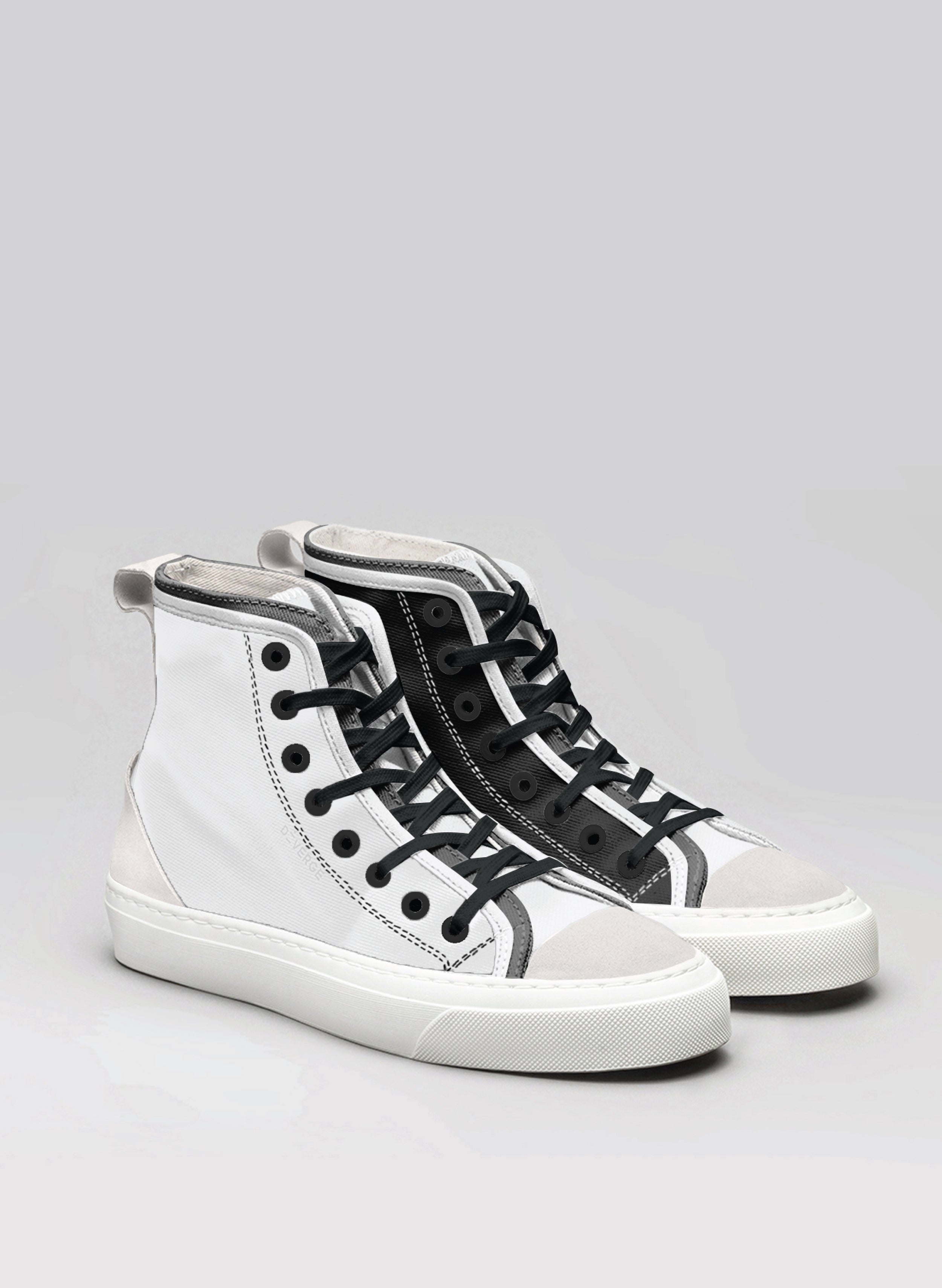 Une paire de chaussures noires et blanches Diverge sneakers , une paire de chaussures sur mesure.