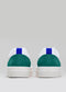 Vue arrière de deux V23 Green & White vegan sneakers avec des talons verts et des boucles en tissu bleu, sur un fond neutre.