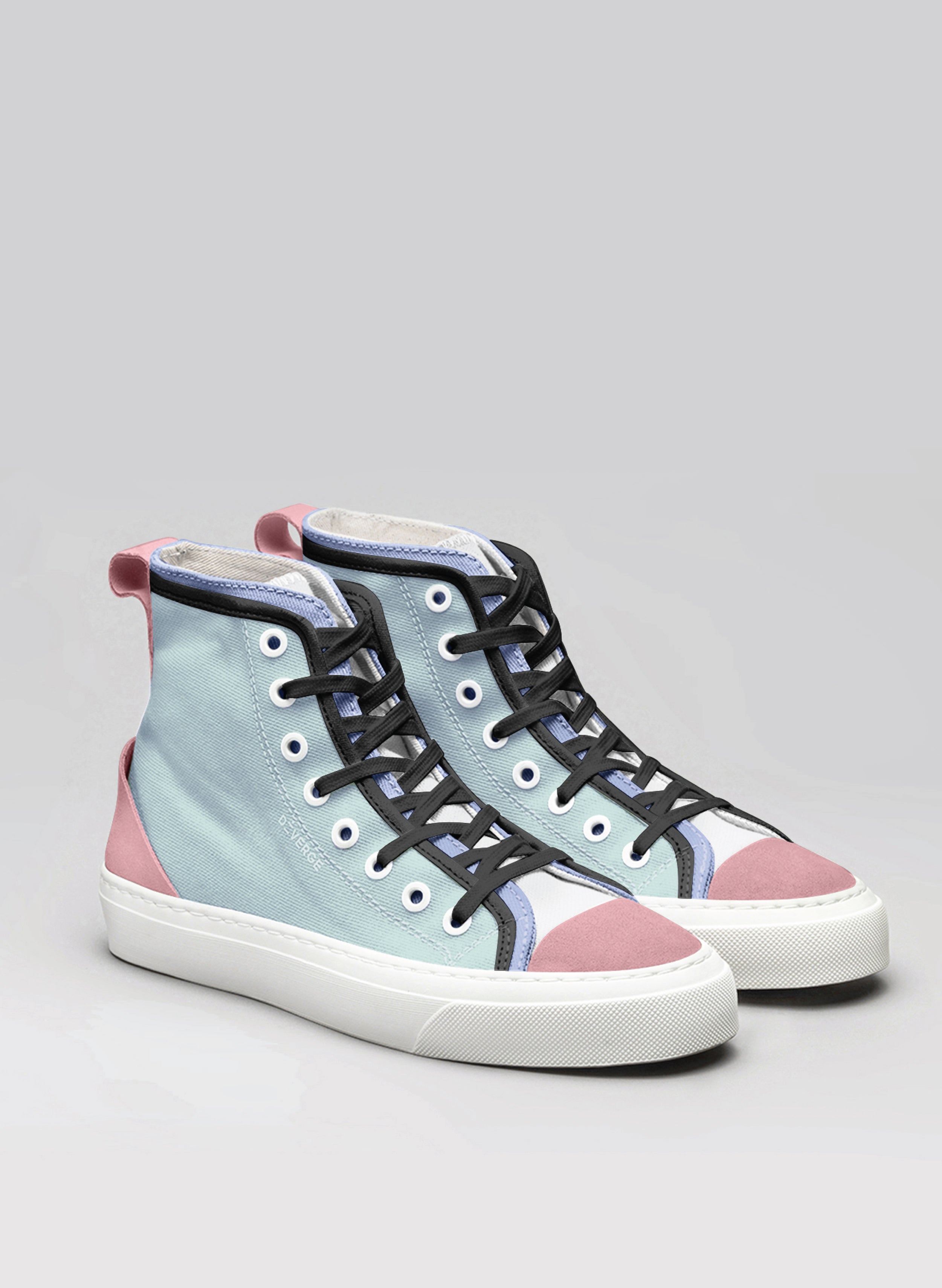 Blaue und rosafarbene High-Top-Modelle sneakers, entworfen von Diverge, mit sozialer Wirkung und individuellem Stil.
